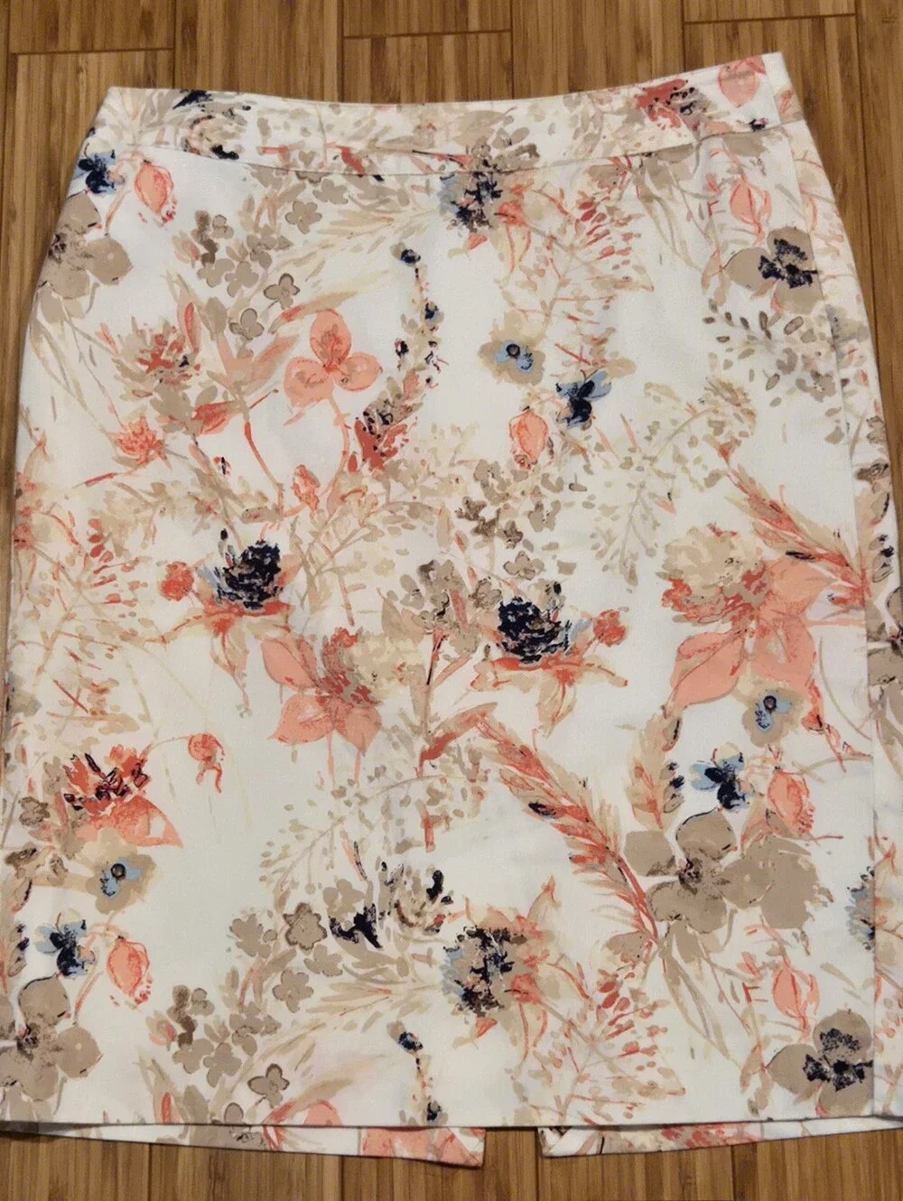 Van Huesen Floral Print Pencil Skirt